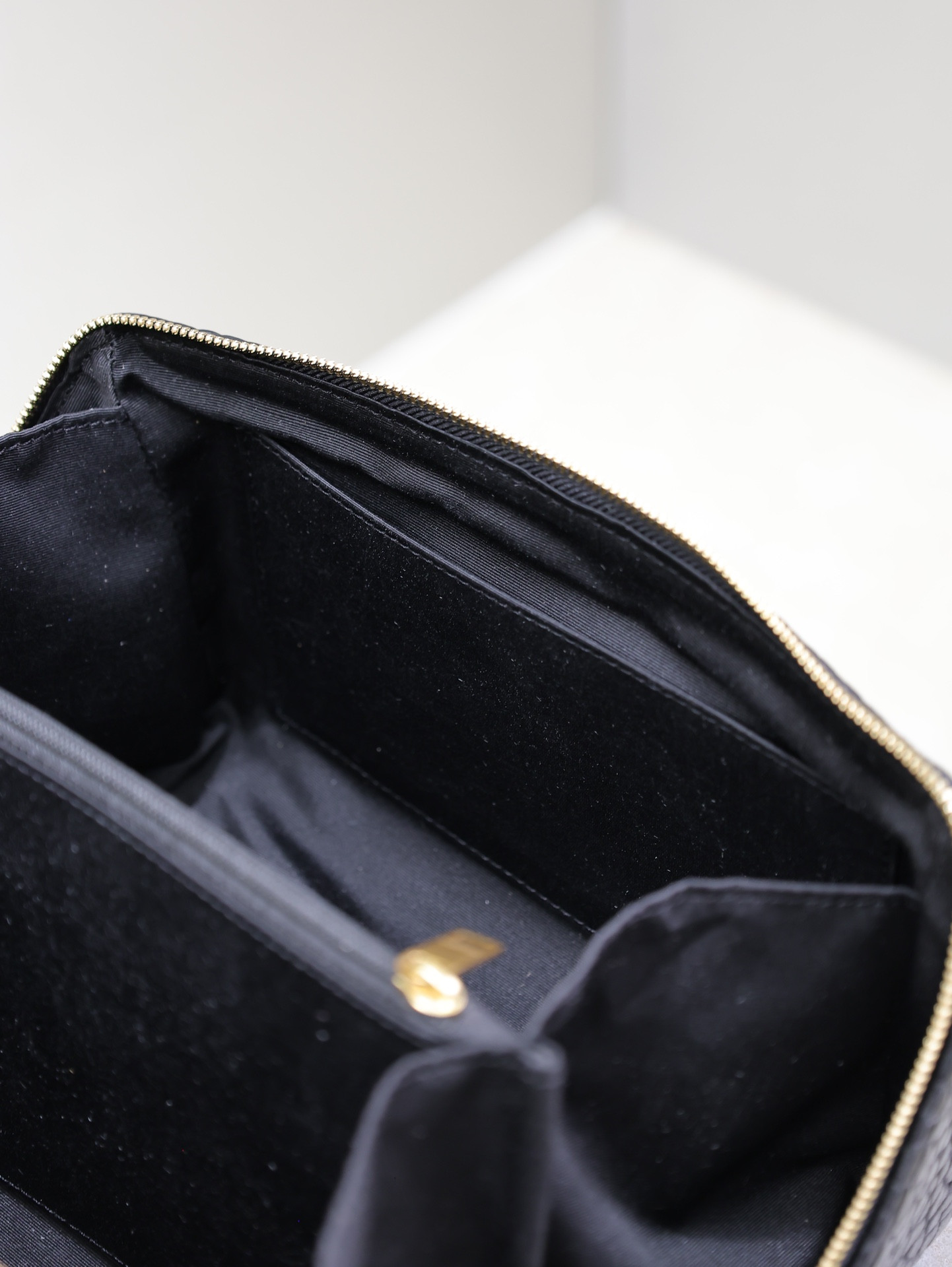 Y51 GABY Vanity Case in Grained Leather 21x13x13cm