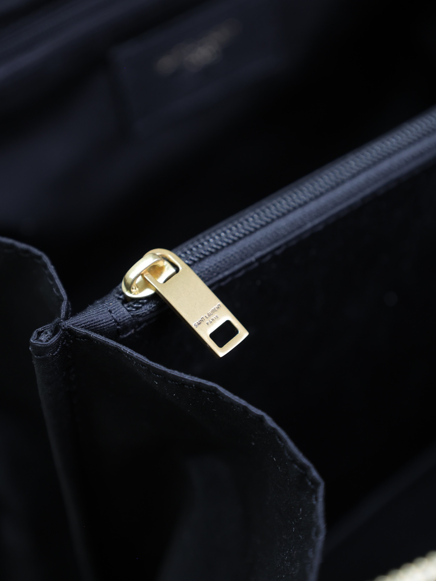 Y51 GABY Vanity Case in Grained Leather 21x13x13cm