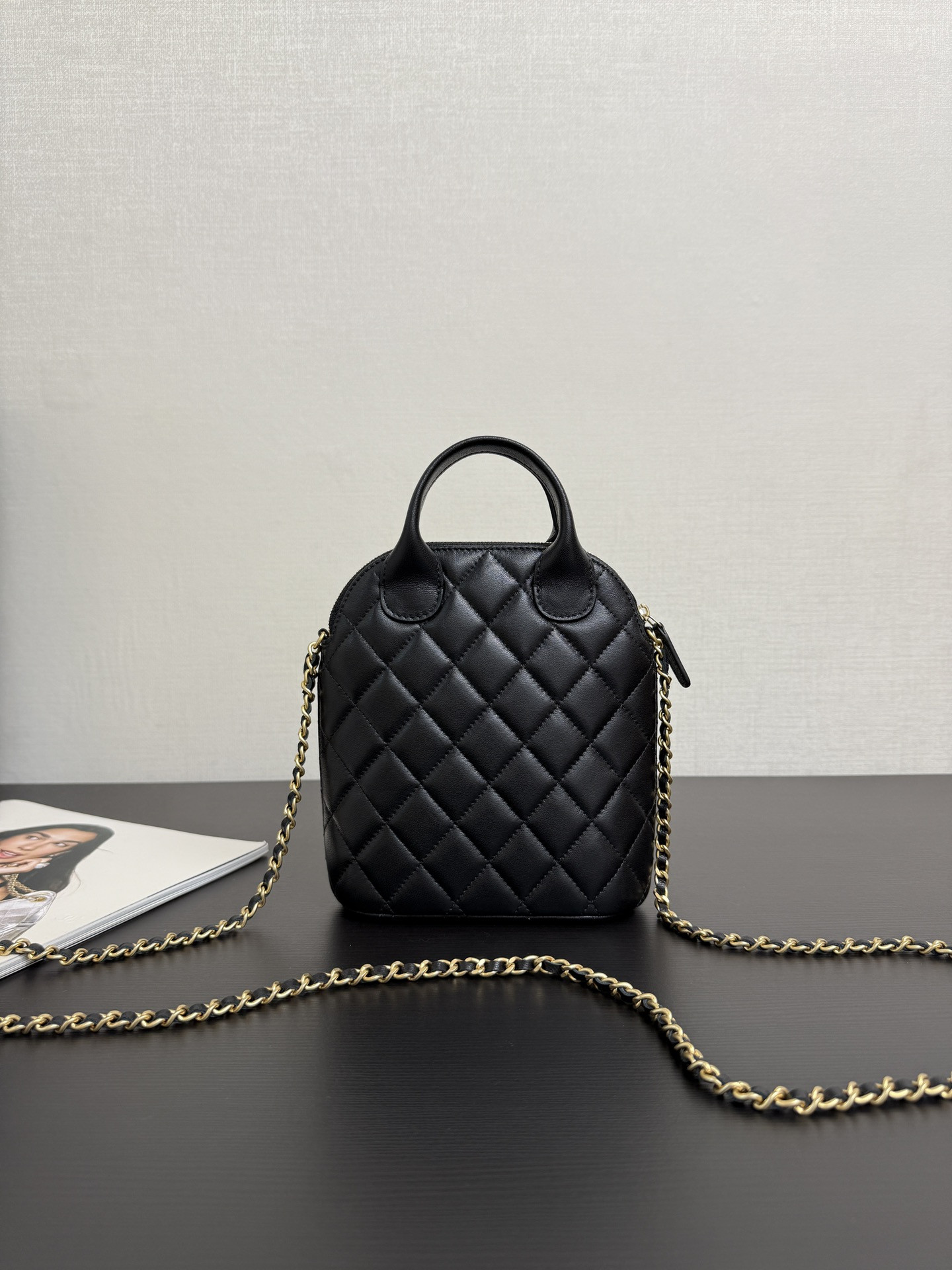 Ch**el Clutch with chain AP4742 18x17x6cm