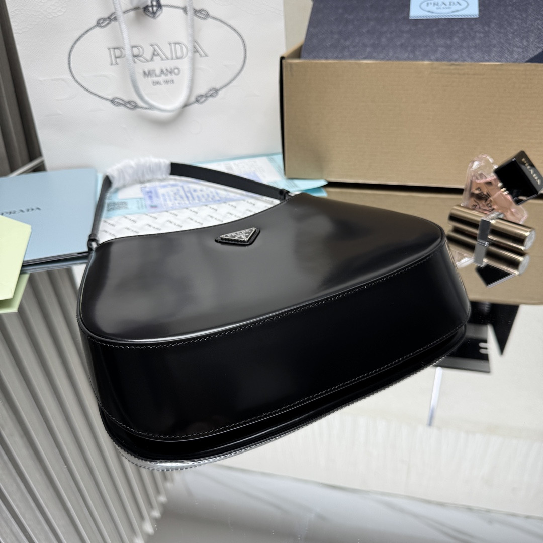 Pra*a Cleo brushed leather shoulder bag 22x27x6cm