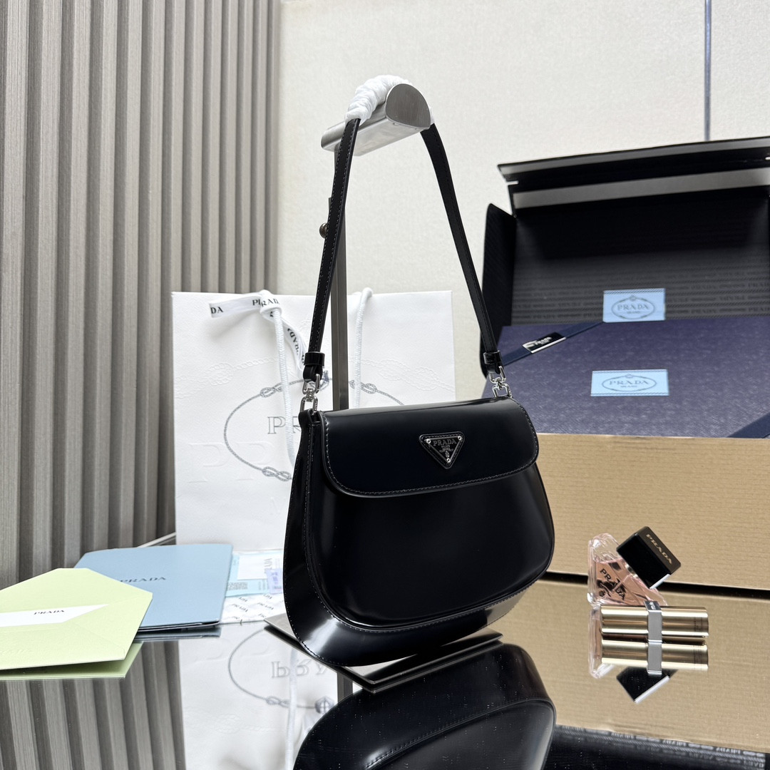 Pra*a Small Cleo brushed leather shoulder bag with flap 15.5x22x4cm