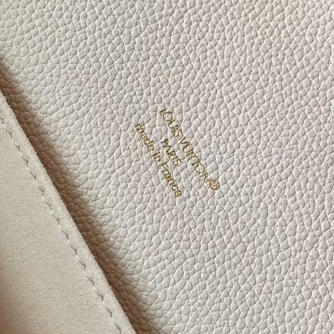 LV Pochette Métis East West M25682 21.5x13.5x6cm