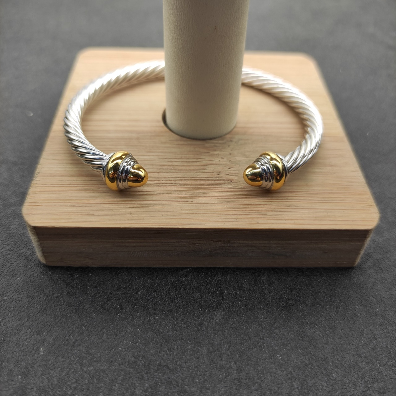 David Yurman 4mm Wrap Bracelet(wrist circumference 15-20cm)