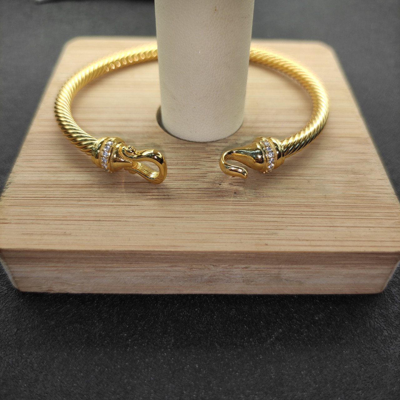 David Yurman 4mm Gold Hook With Diamonds Bracelet(wrist circumference 16-20cm)