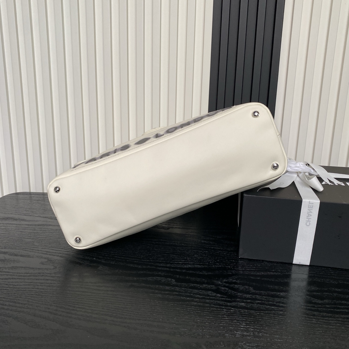 Ch**el Vintage Graffiti Tote Airport Bag 36x24x12cm