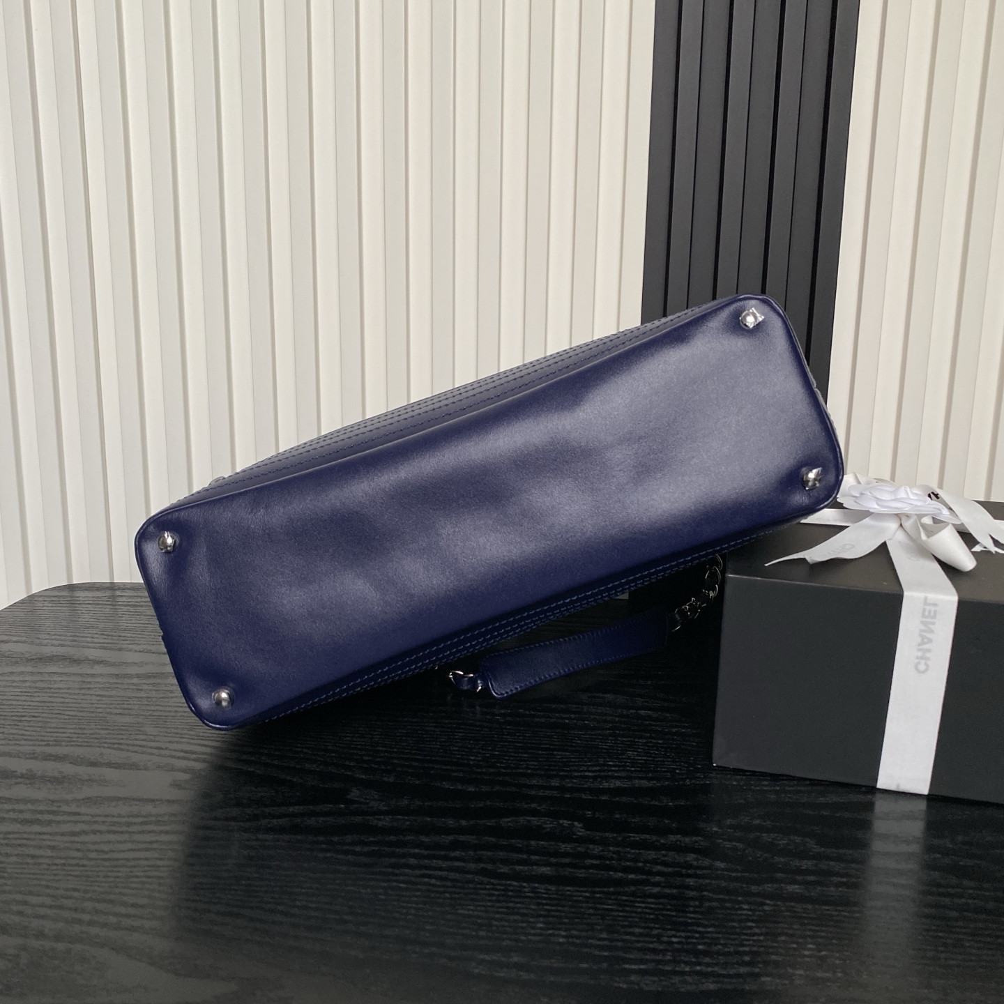 Ch**el Vintage Graffiti Tote Airport Bag 36x24x12cm