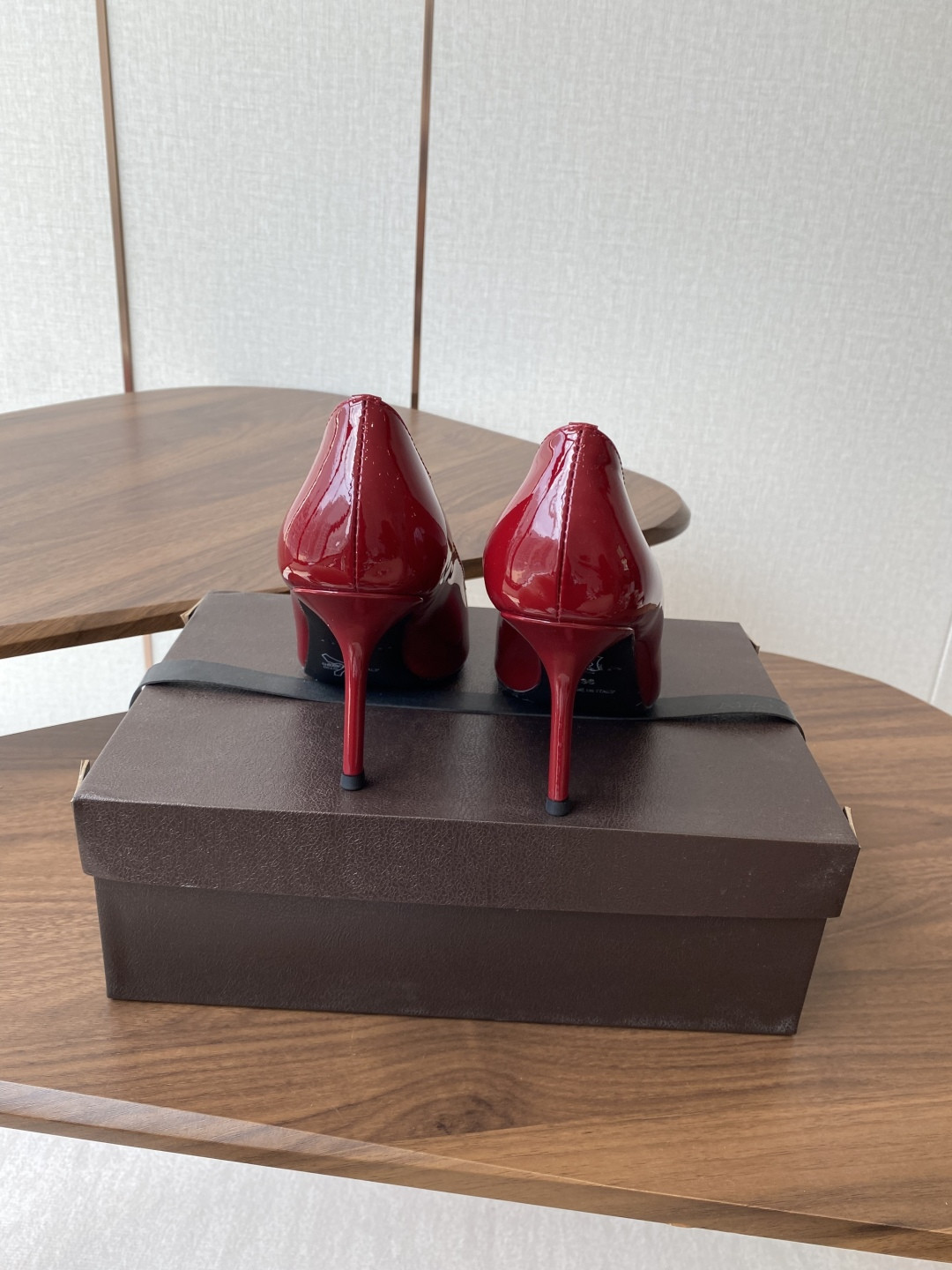 UA Alaia Pointy-Toe Pumps 9cm Heel(Customized Size 7-10 days production time)
