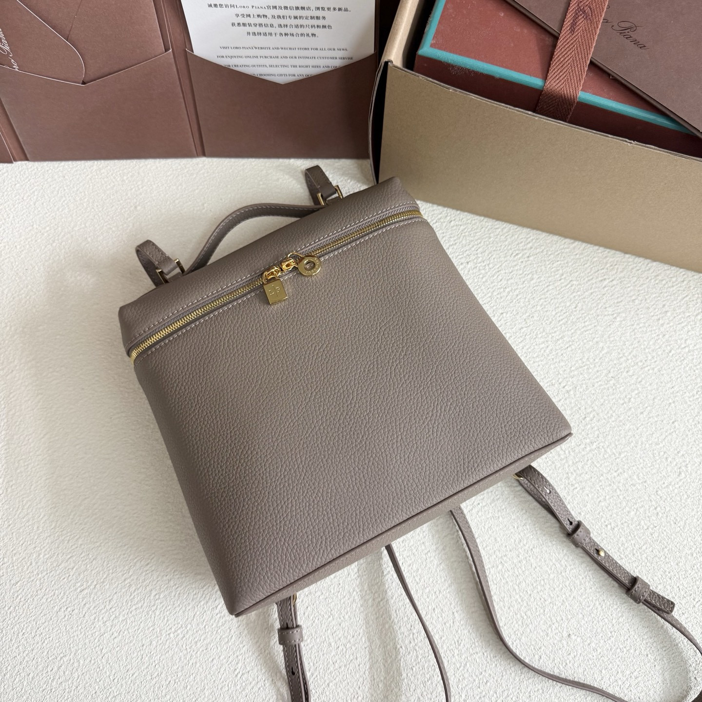 L0r0 P1ana Extra Pocket Backpack L23.5 23x21x8cm