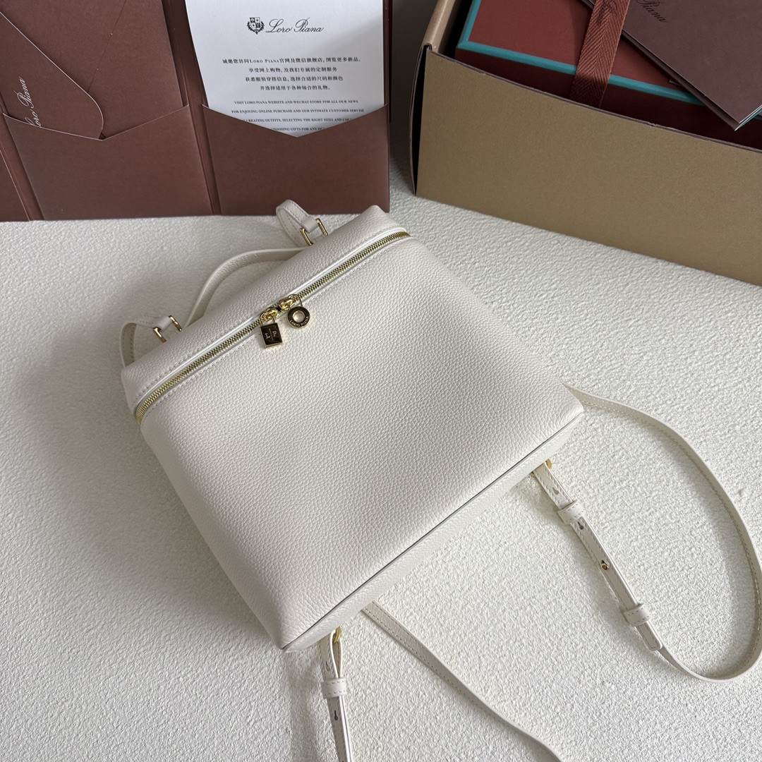 L0r0 P1ana Extra Pocket Backpack L23.5 23x21x8cm