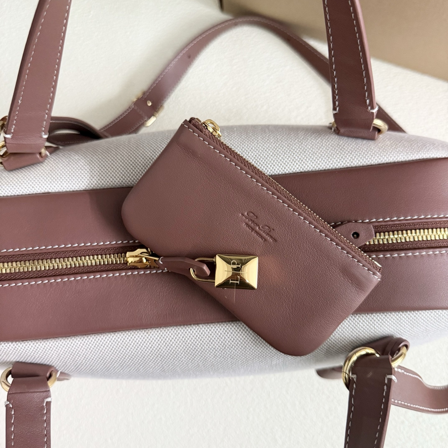 L0r0 P1ana Needle 38x22x16cm