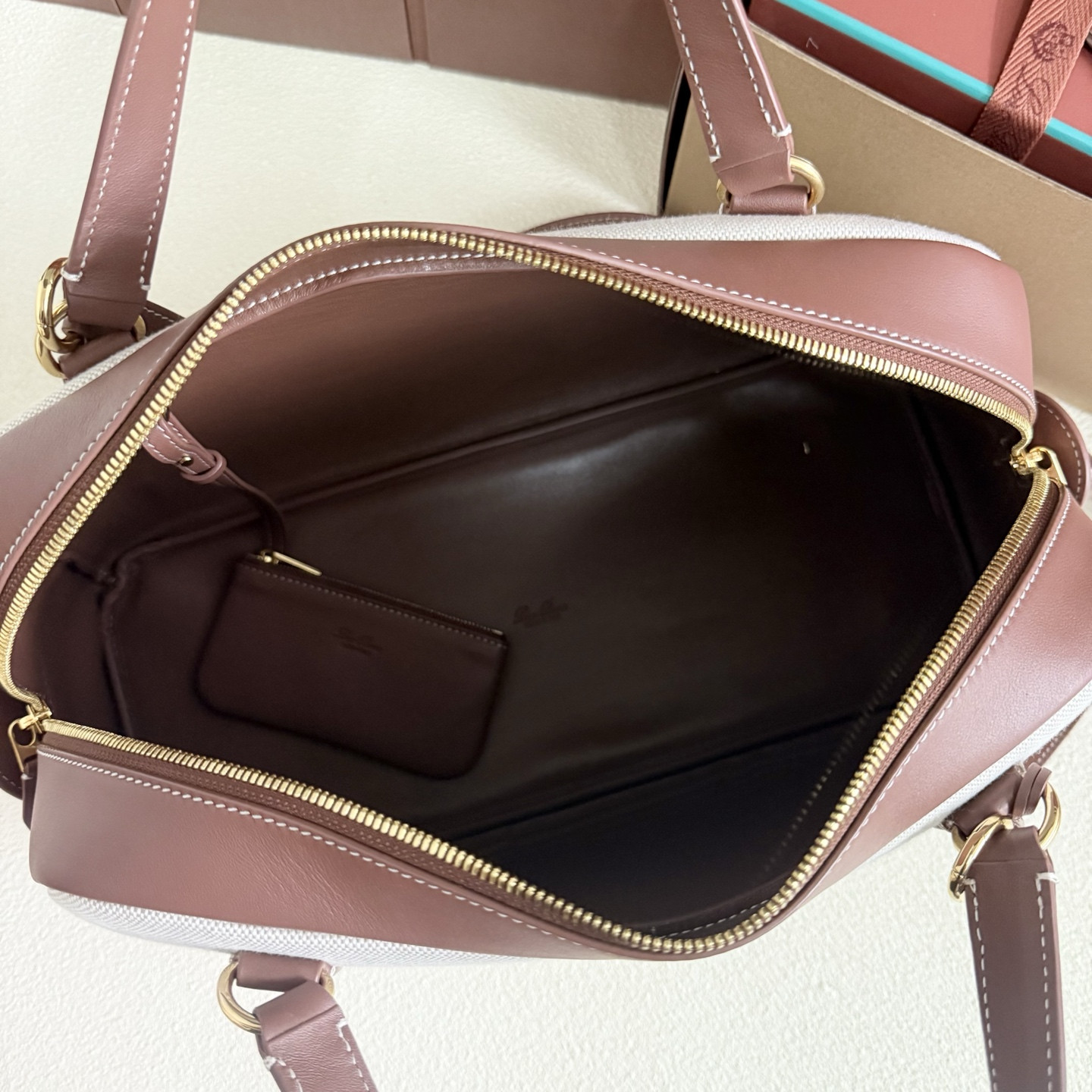 L0r0 P1ana Needle 38x22x16cm