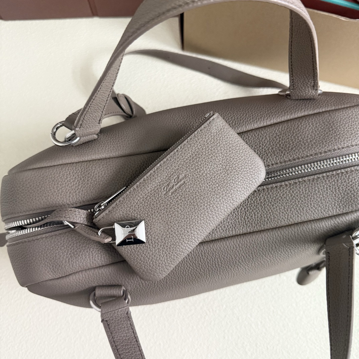 L0r0 P1ana Needle 38x22x16cm