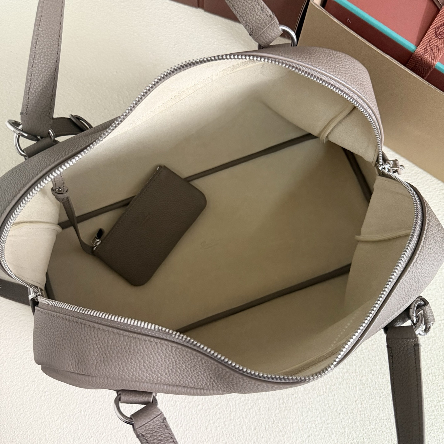 L0r0 P1ana Needle 38x22x16cm