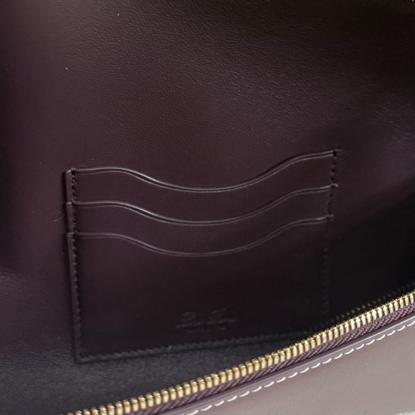 L0r0 P1ana Extra Clutch L29 29x14x3cm