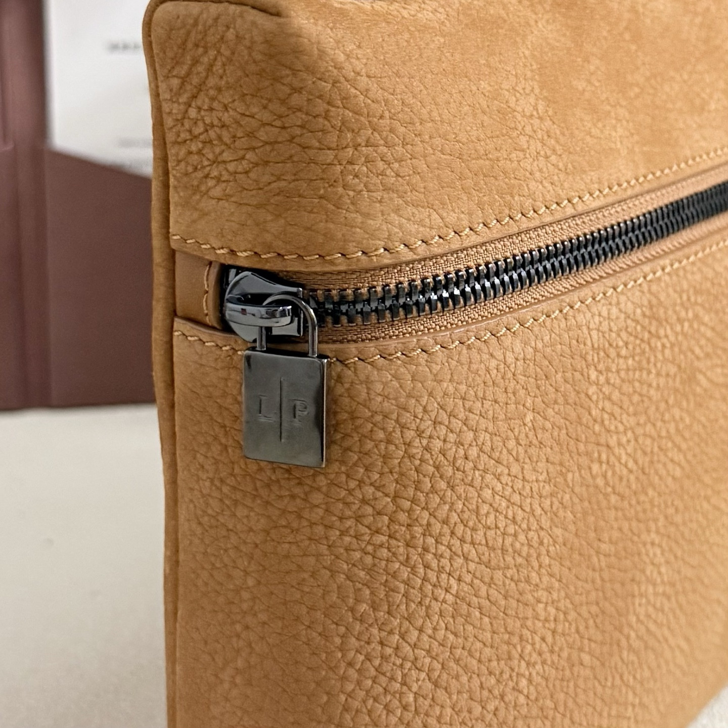 L0r0 P1ana Extra pouch L29 29x18x5cm