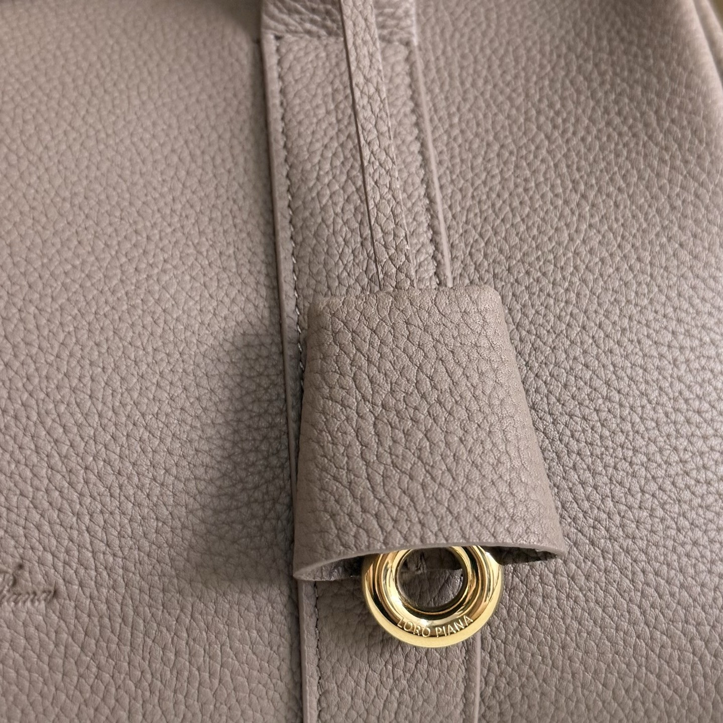 L0r0 P1ana Loom L25 Calfskin 25x18x12.5cm