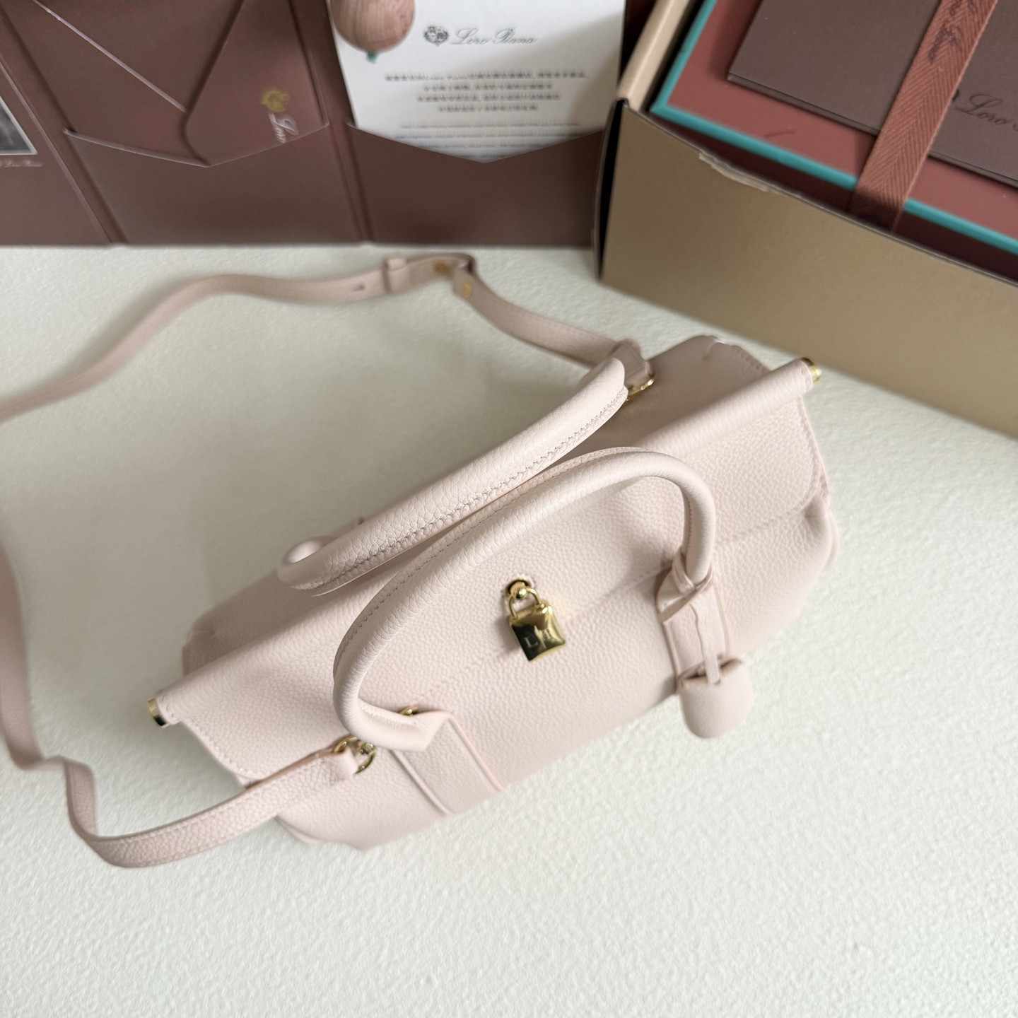 L0r0 P1ana Loom Bag L25 Grained Calfskin 25x18x12.5cm