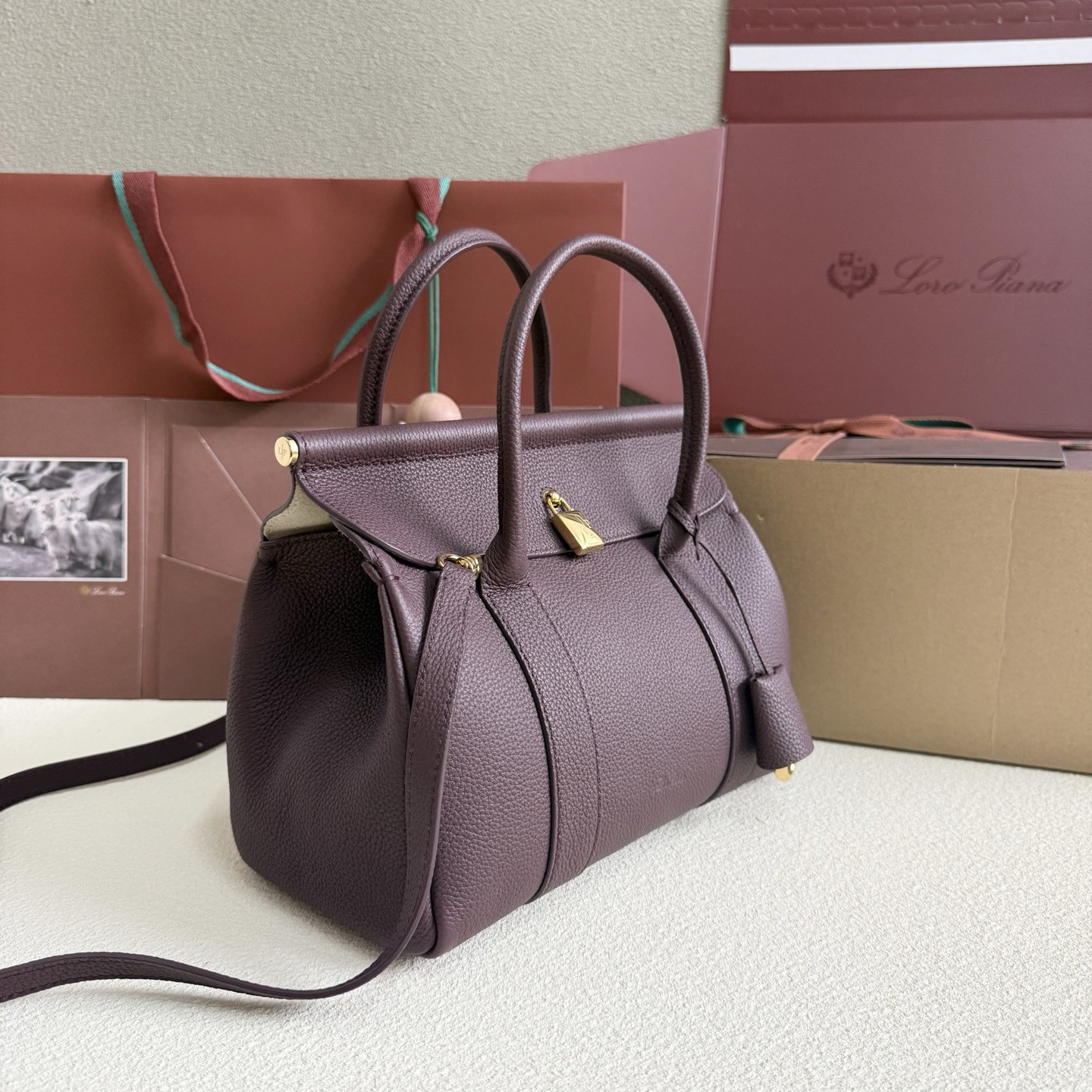 L0r0 P1ana Loom L25 Calfskin 25x18x12.5cm