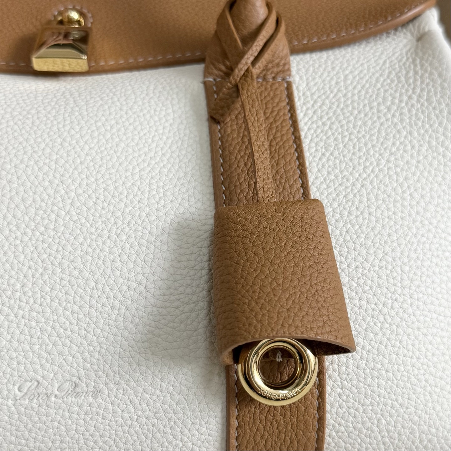 L0r0 P1ana Loom L25 Calfskin 25x18x12.5cm