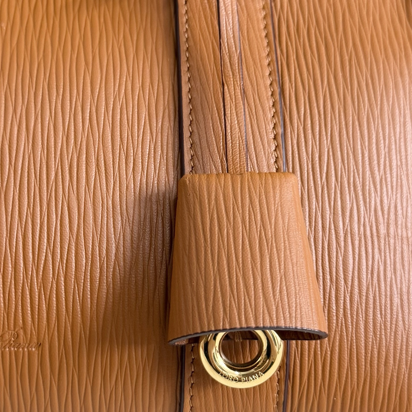 L0r0 P1ana Loom L25 Calfskin 25x18x12.5cm