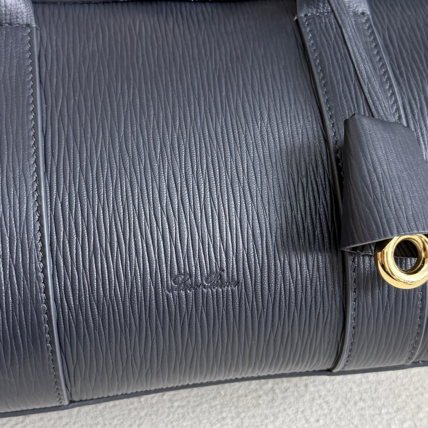 L0r0 P1ana Loom L25 Calfskin Dark blue 25x18x12.5cm