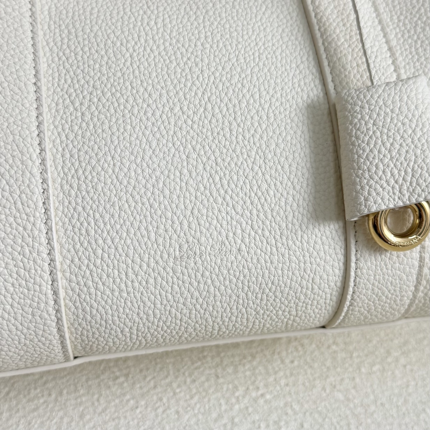 L0r0 P1ana Loom L25 Calfskin 25x18x12.5cm