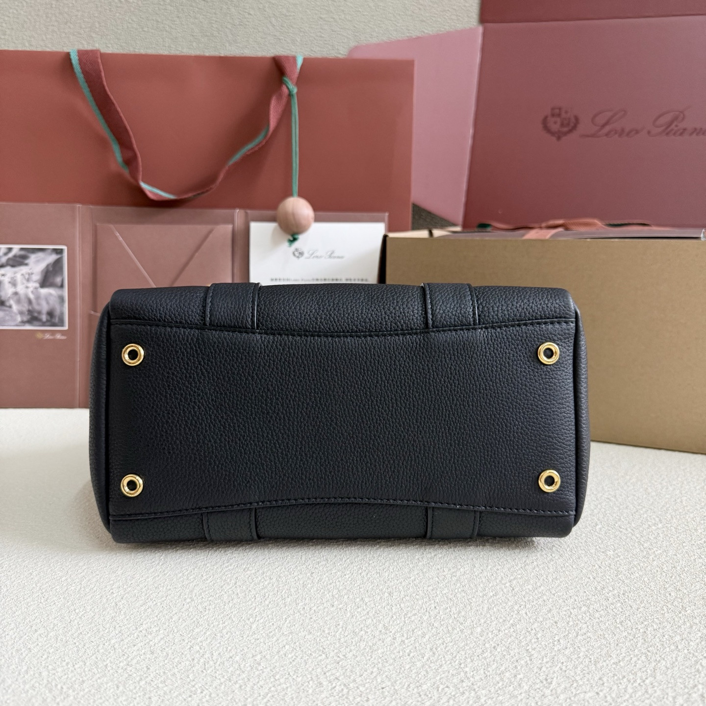 L0r0 P1ana Loom L25 Calfskin 25x18x12.5cm