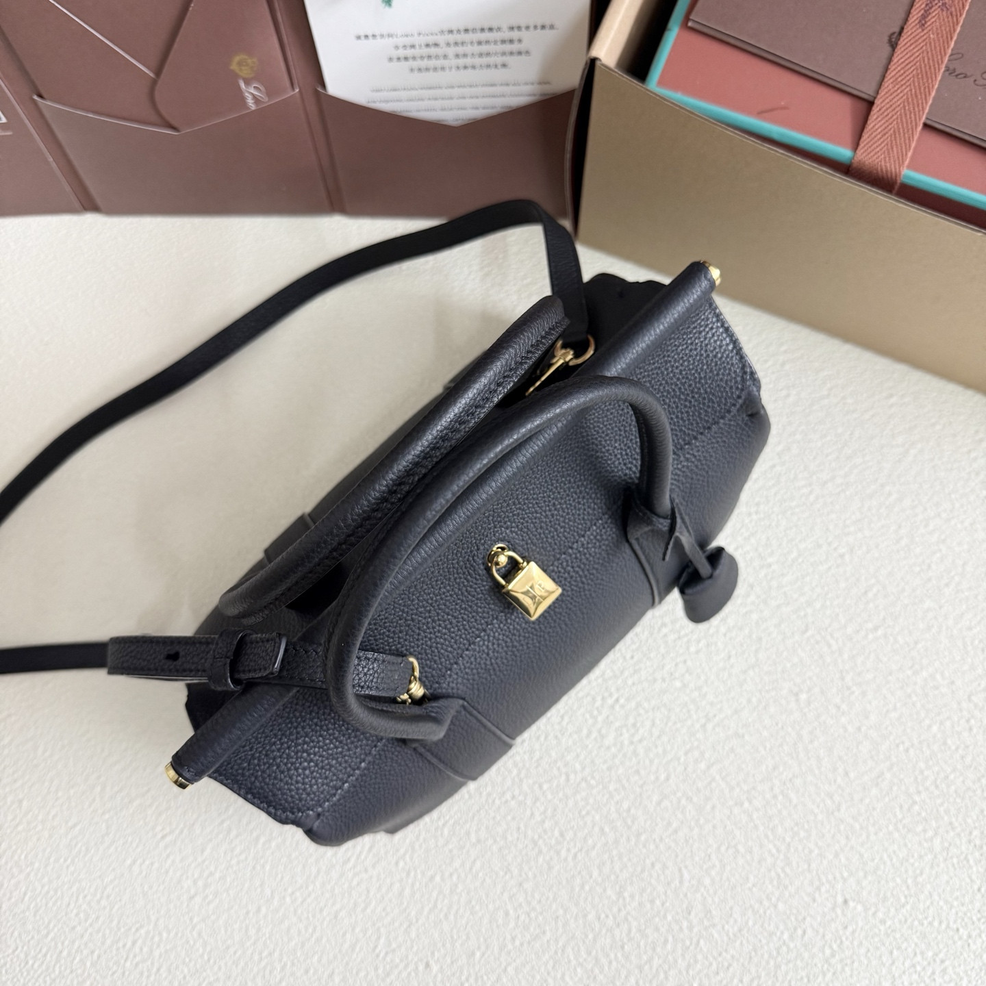 L0r0 P1ana Loom L25 Calfskin 25x18x12.5cm