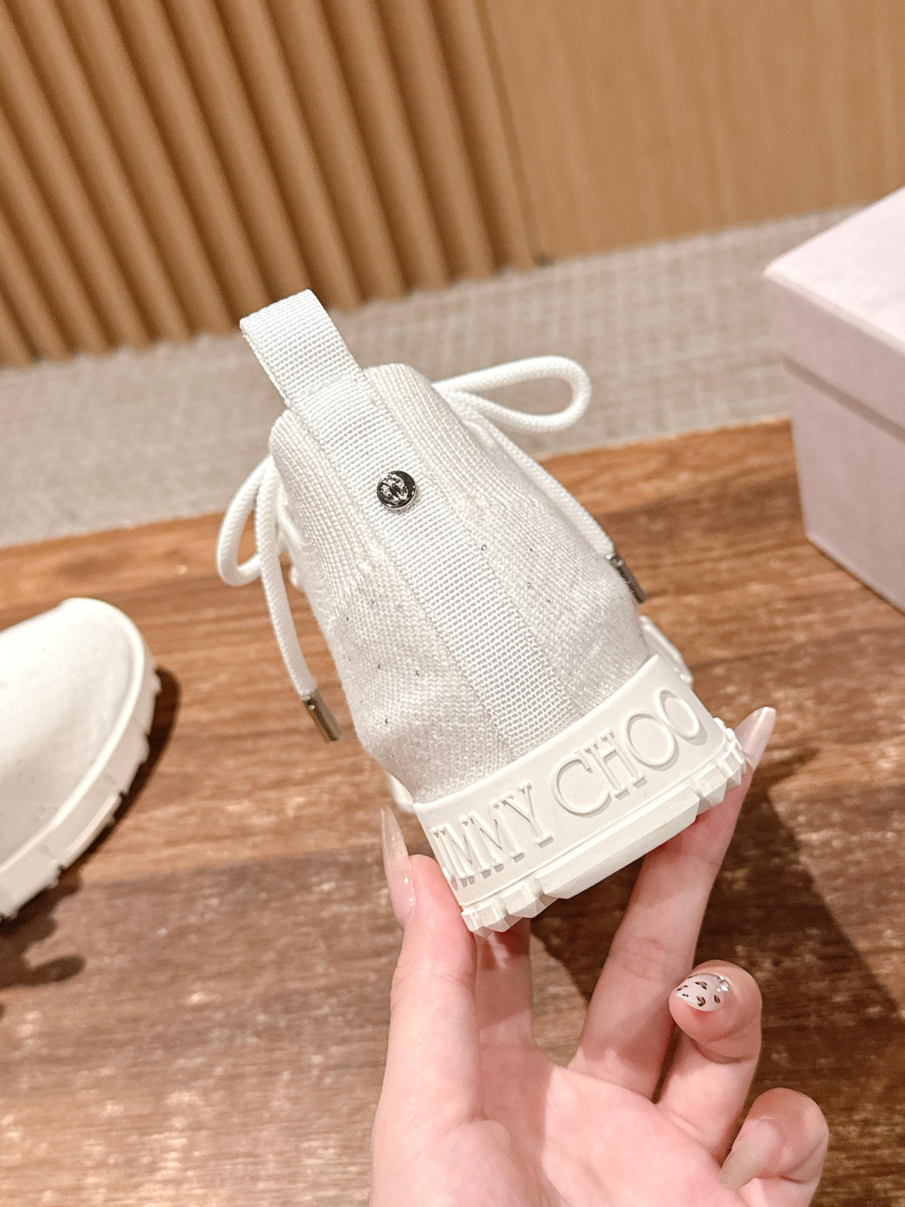 UA J1m*y Ch00 Casual Sneakers