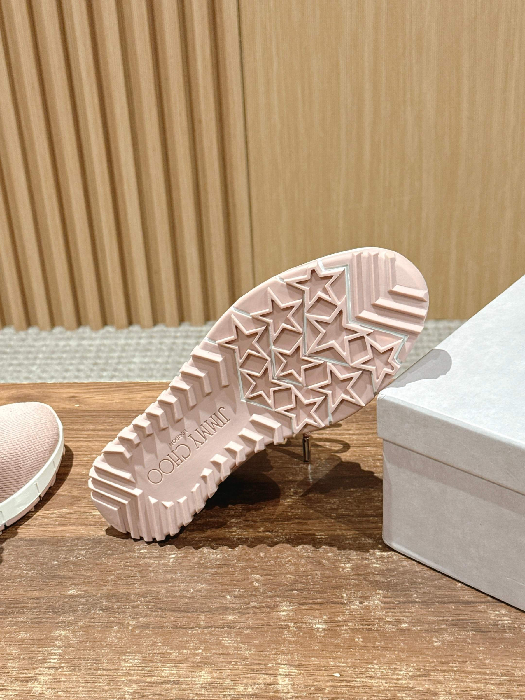 UA J1m*y Ch00 Casual Sneakers