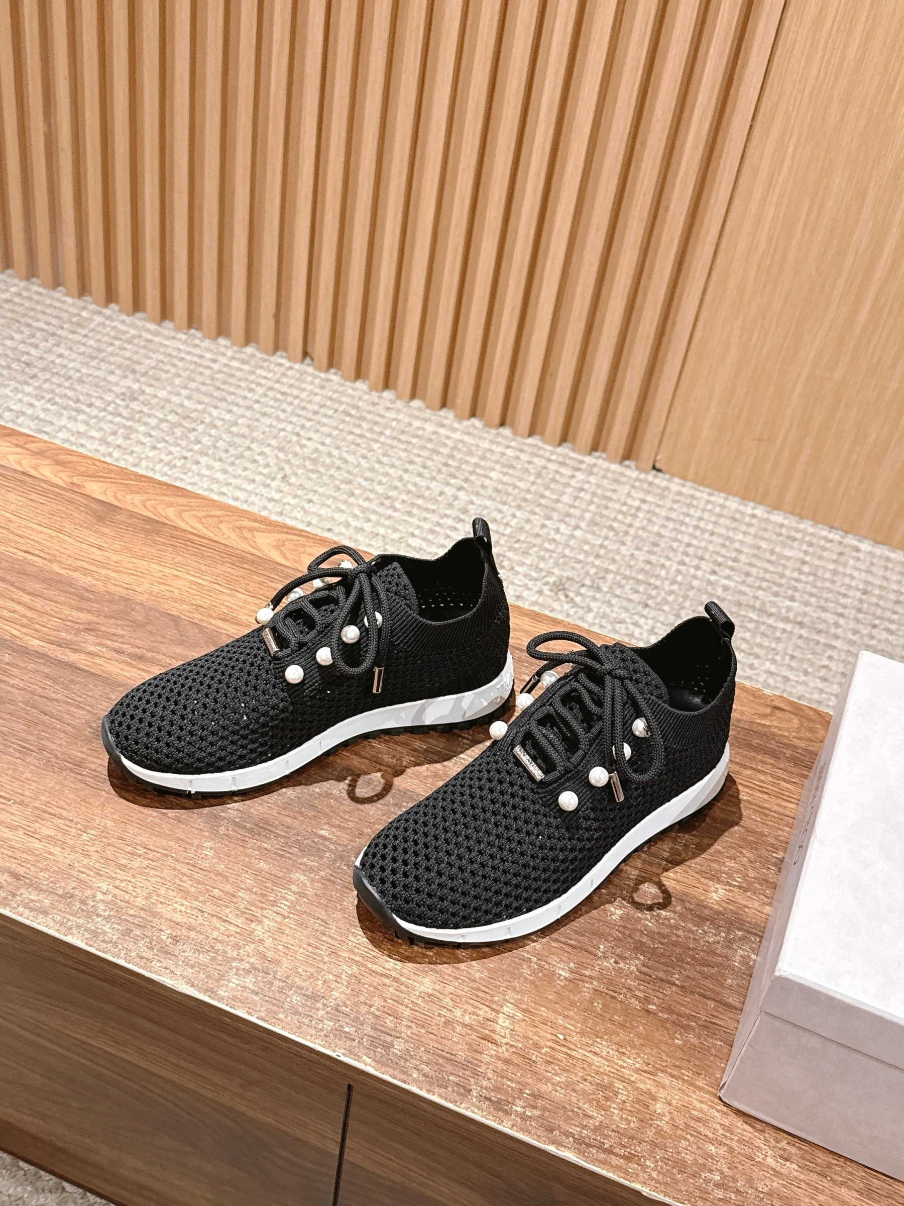 UA J1m*y Ch00 Casual Sneakers