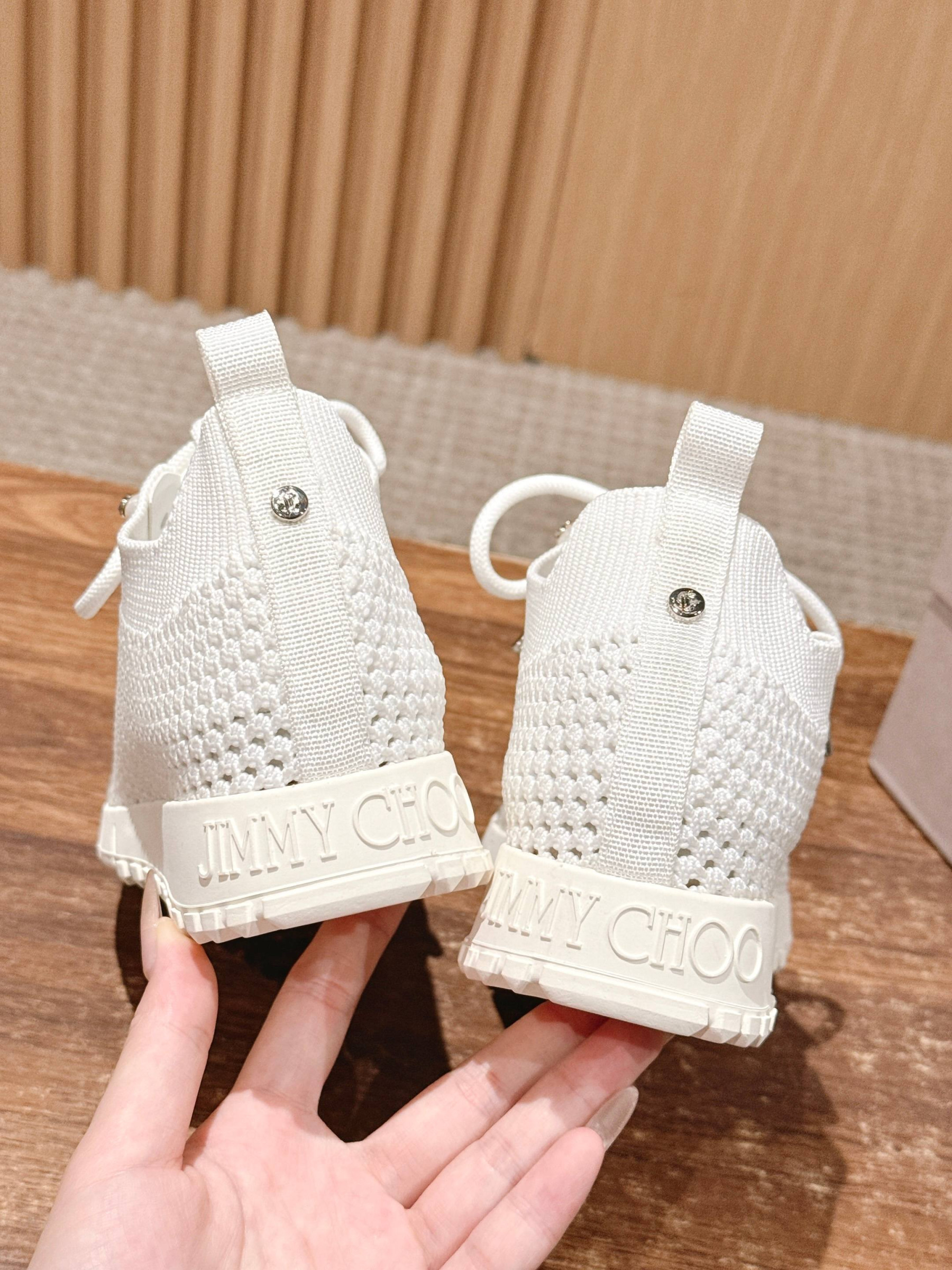 UA J1m*y Ch00 Casual Sneakers