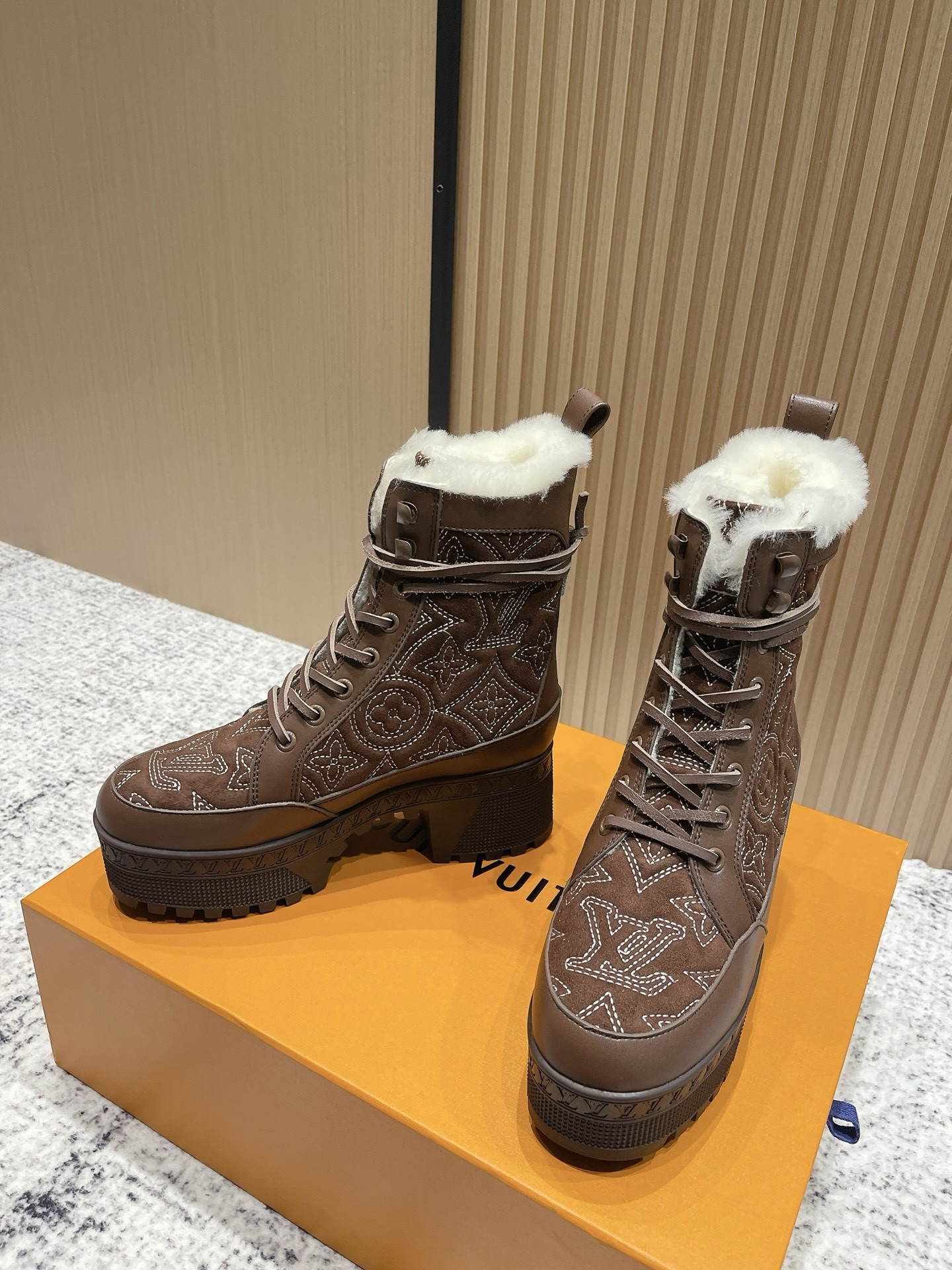 UA LV Laureate Platform Desert Boot