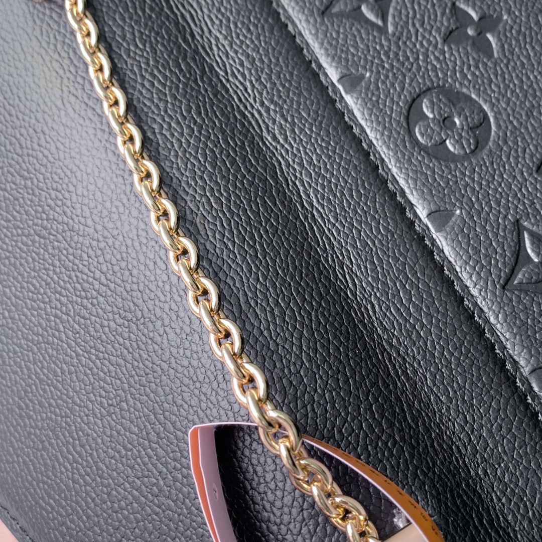 LV Wallet On Chain Rosy M13569 19.5x13.5x6.5cm