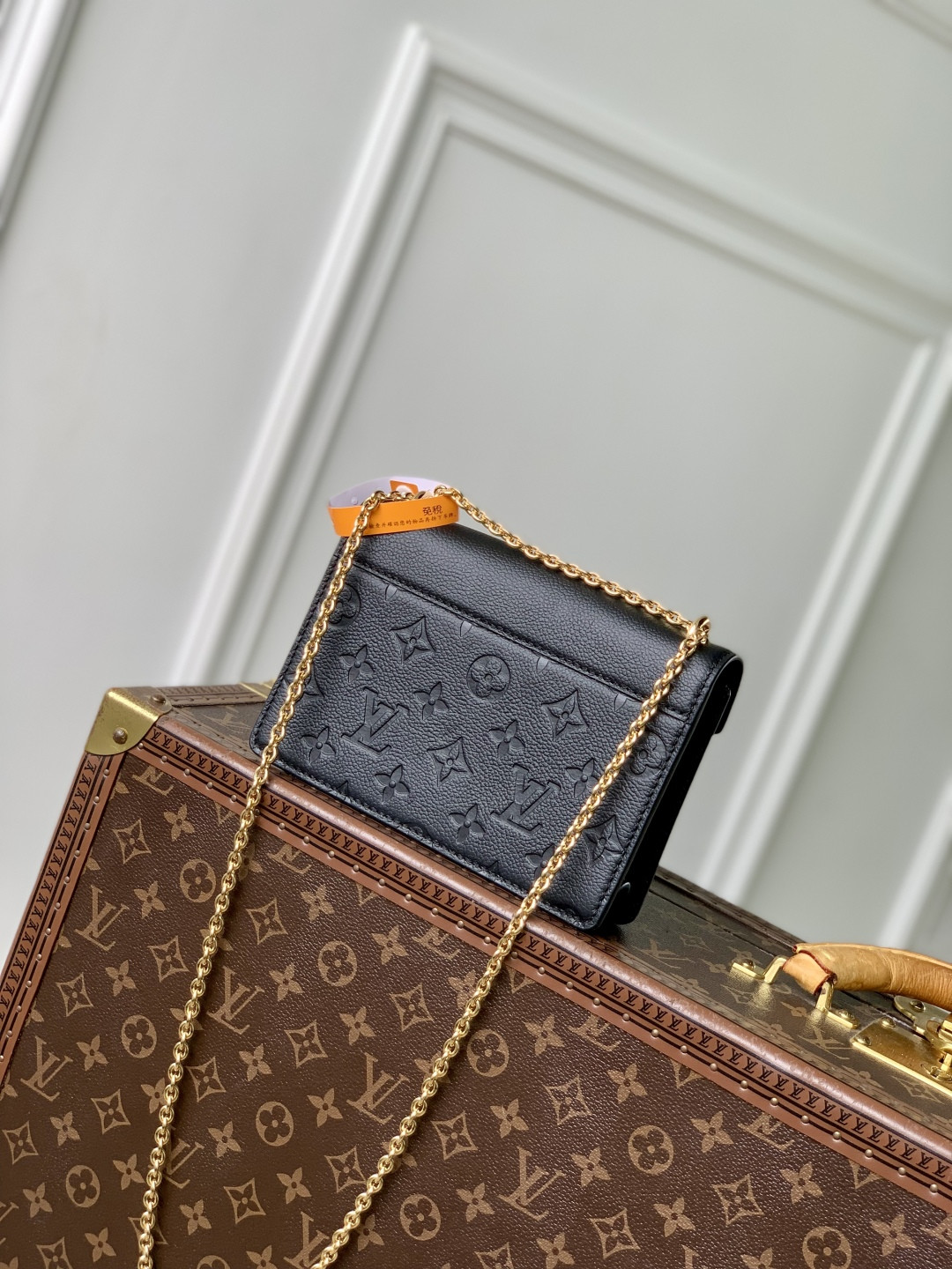 LV Wallet On Chain Rosy M13569 19.5x13.5x6.5cm