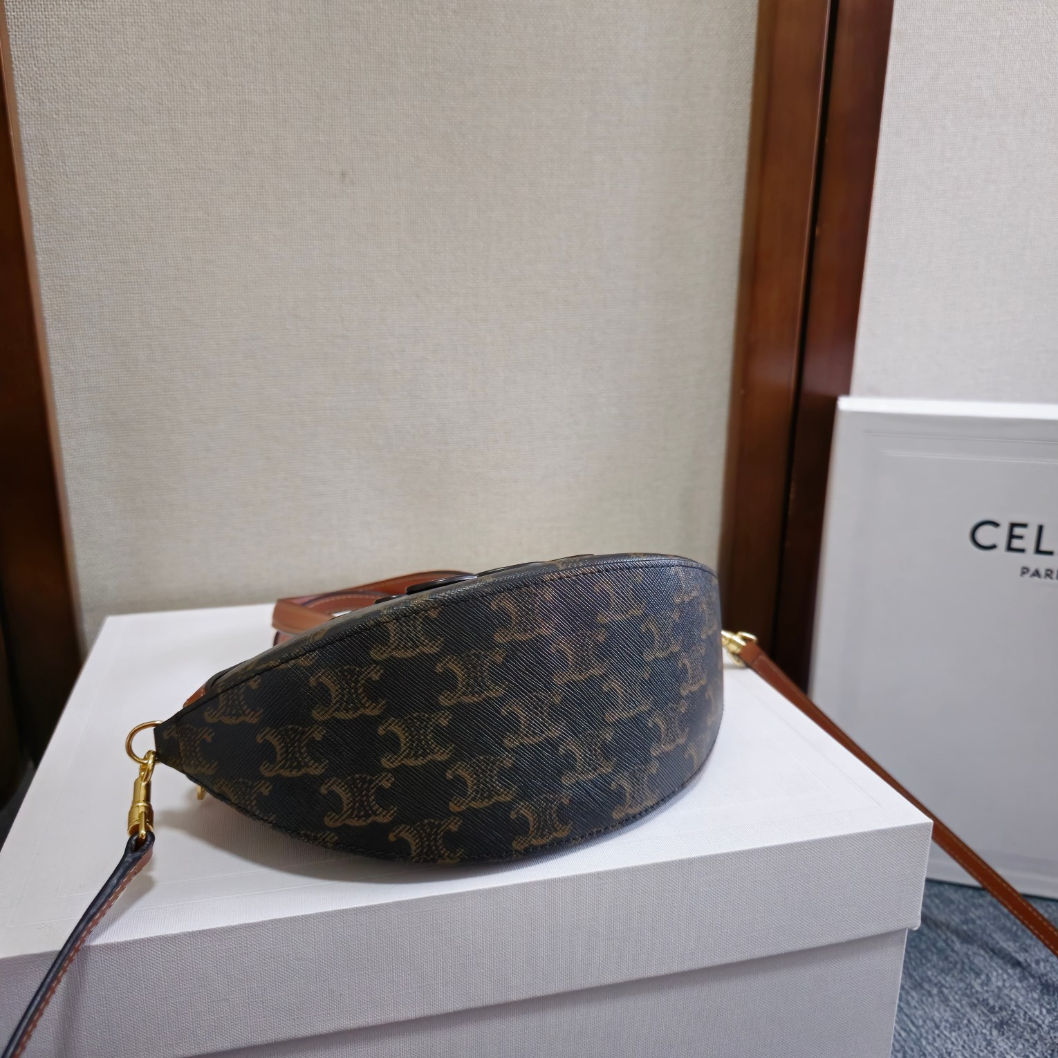 Ce1i*e Oval Bag 21x24x5cm