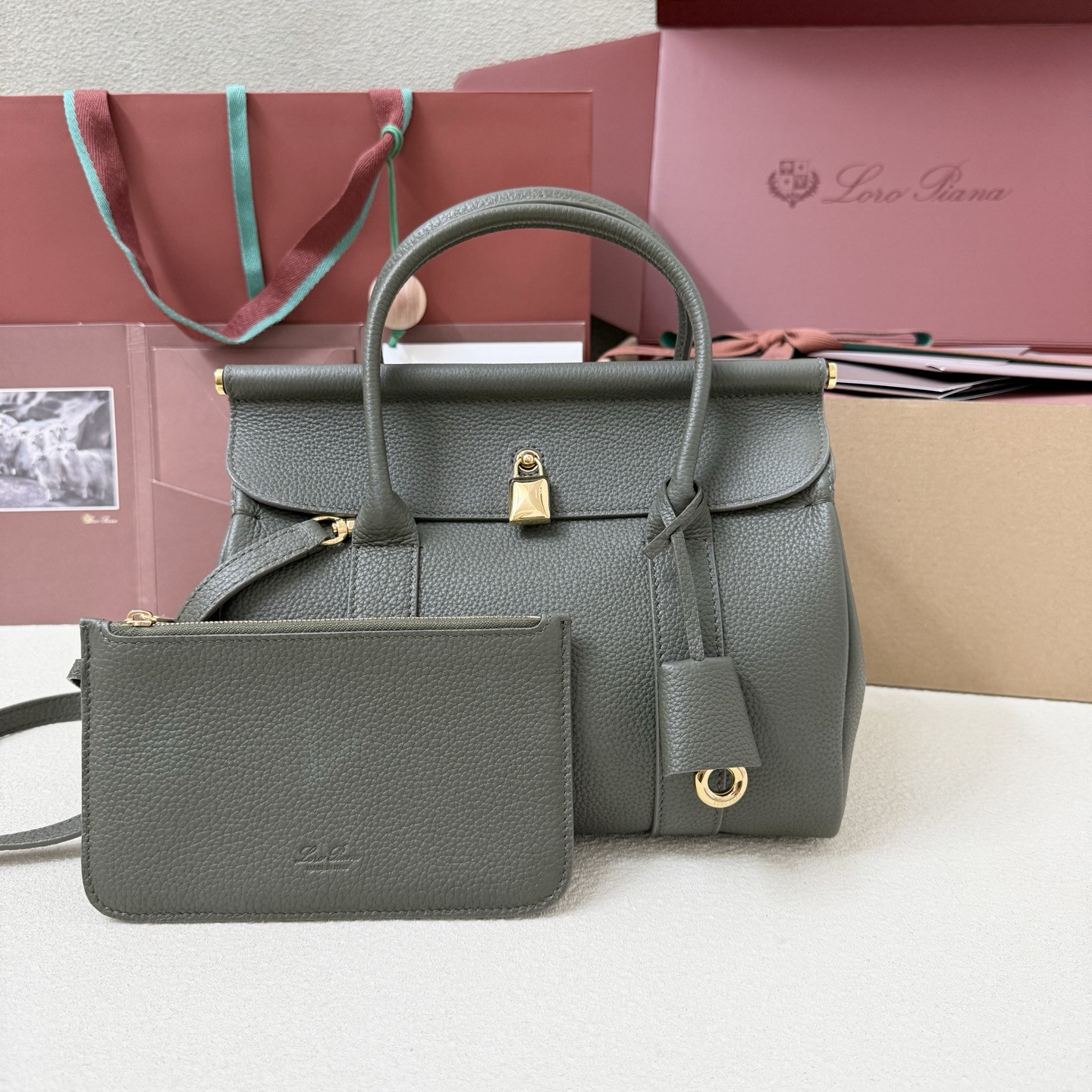 L0r0 P1ana Loom L25 Calfskin 25x18x12.5cm