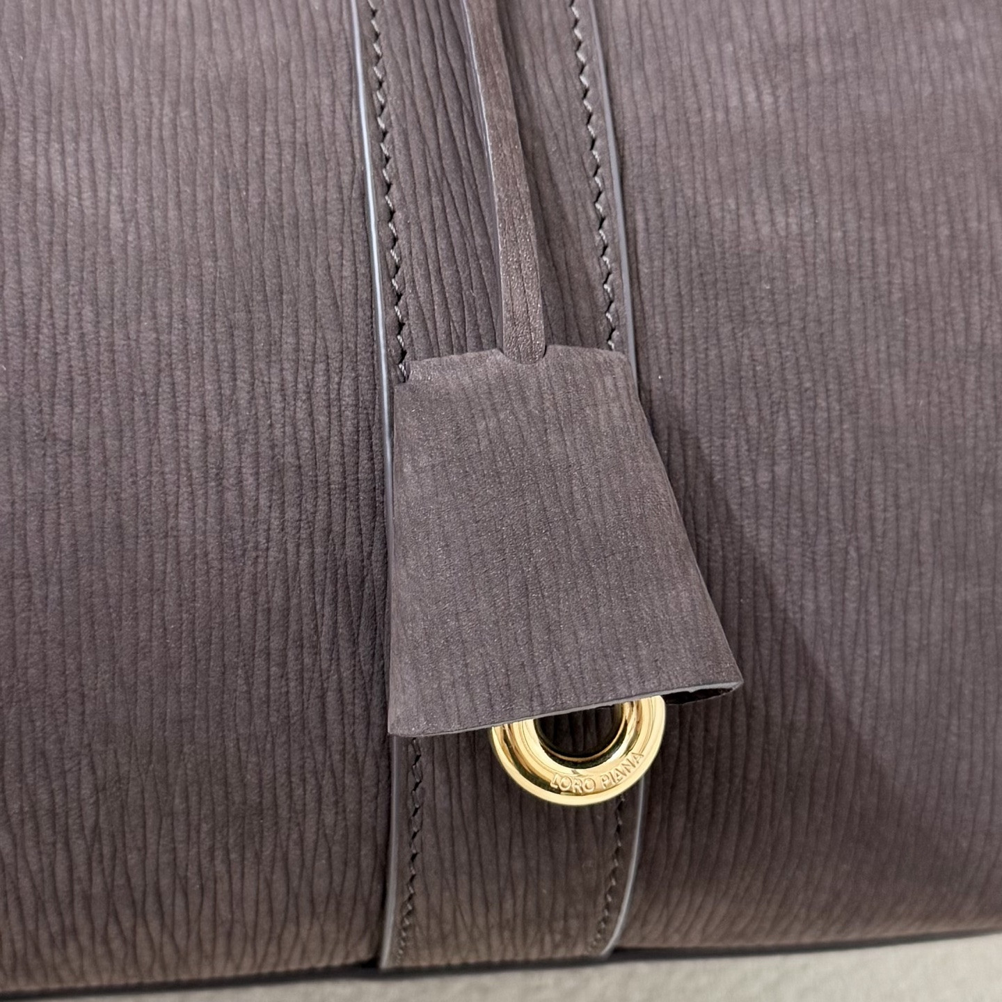 Loro Piana Loom L32 33x23x18cm