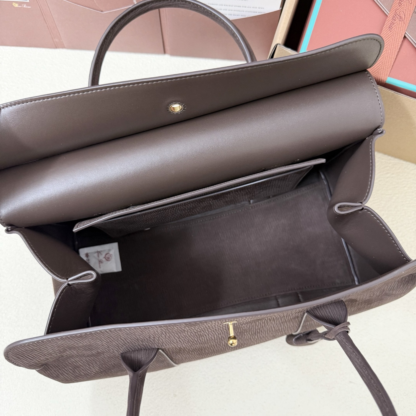 Loro Piana Loom L32 33x23x18cm