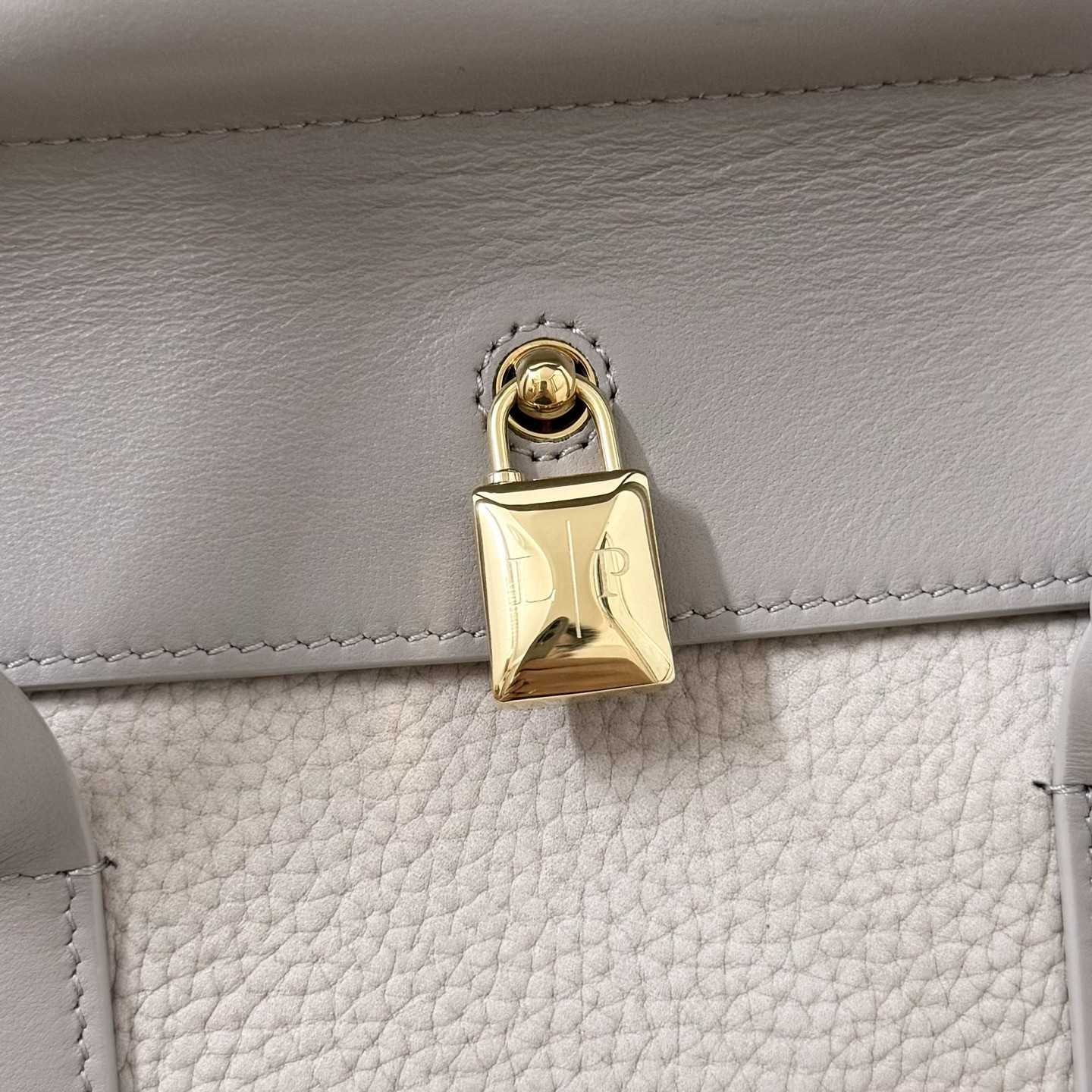 L0r0 P1ana Loom L25 Calfskin 25x18x12.5cm