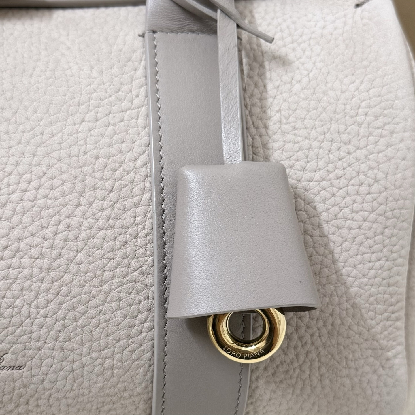 L0r0 P1ana Loom L25 Calfskin 25x18x12.5cm