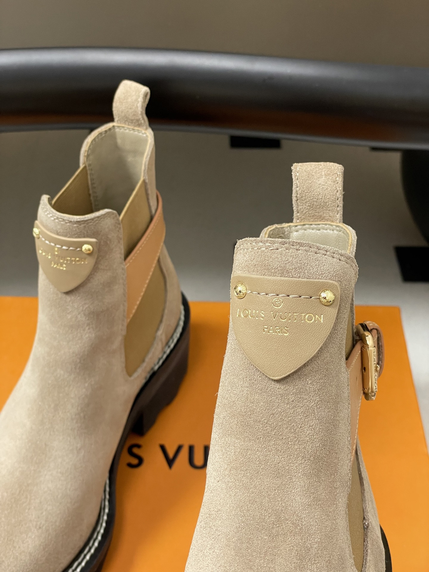 UA LV BEAUBOURG Ankle Boots