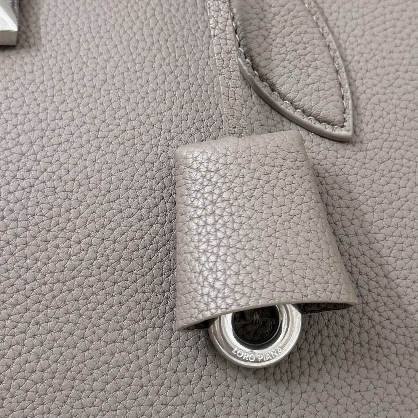 L0r0 P1ana Small Needle Bag 31x15x16cm