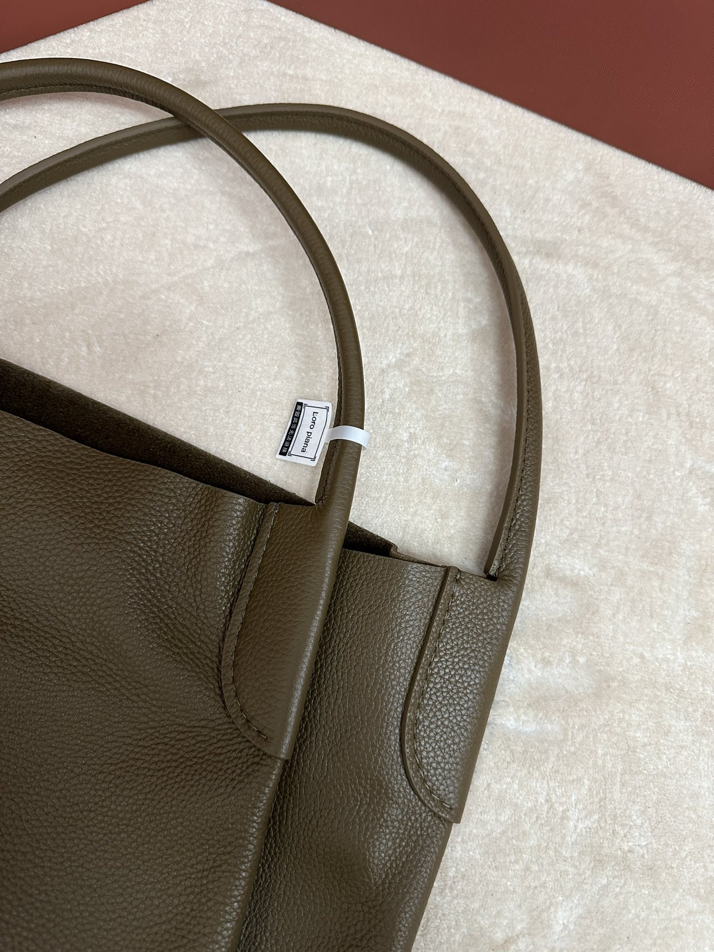 L0r0 P1ana Bale Hobo 40x32x27cm Handle length 22cm Without Box