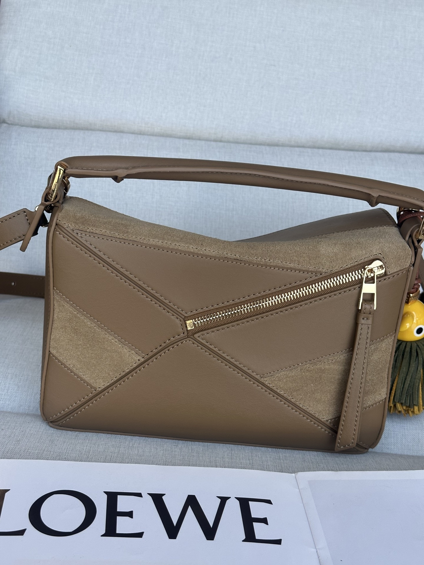 LOEWE Small Puzzle Bag in Classic Calfskin and Suede 16.5x24x10.5cm