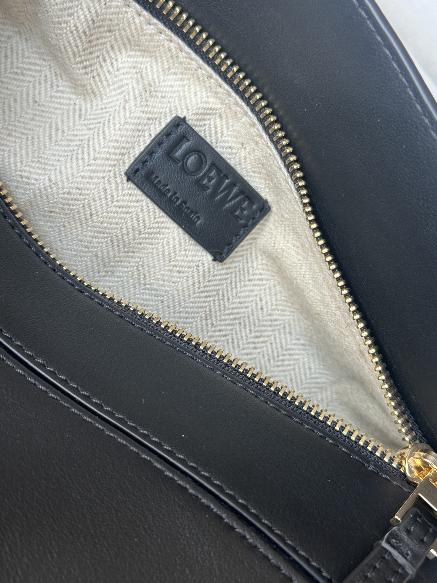 LOEWE Small Puzzle Bag in Classic Calfskin and Suede 16.5x24x10.5cm