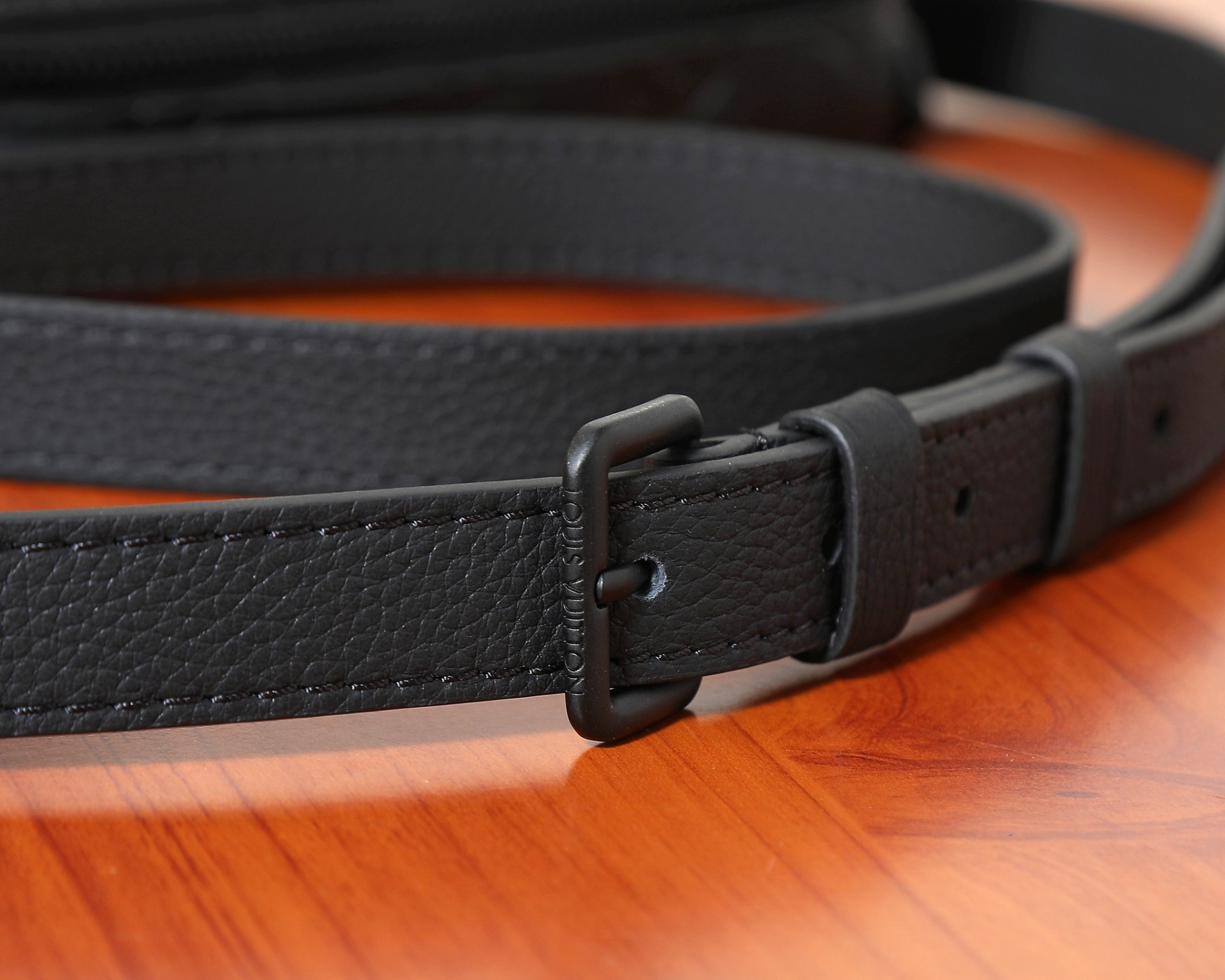 LV Trocadéro Wearable Wallet M26737 20x13x6.5cm