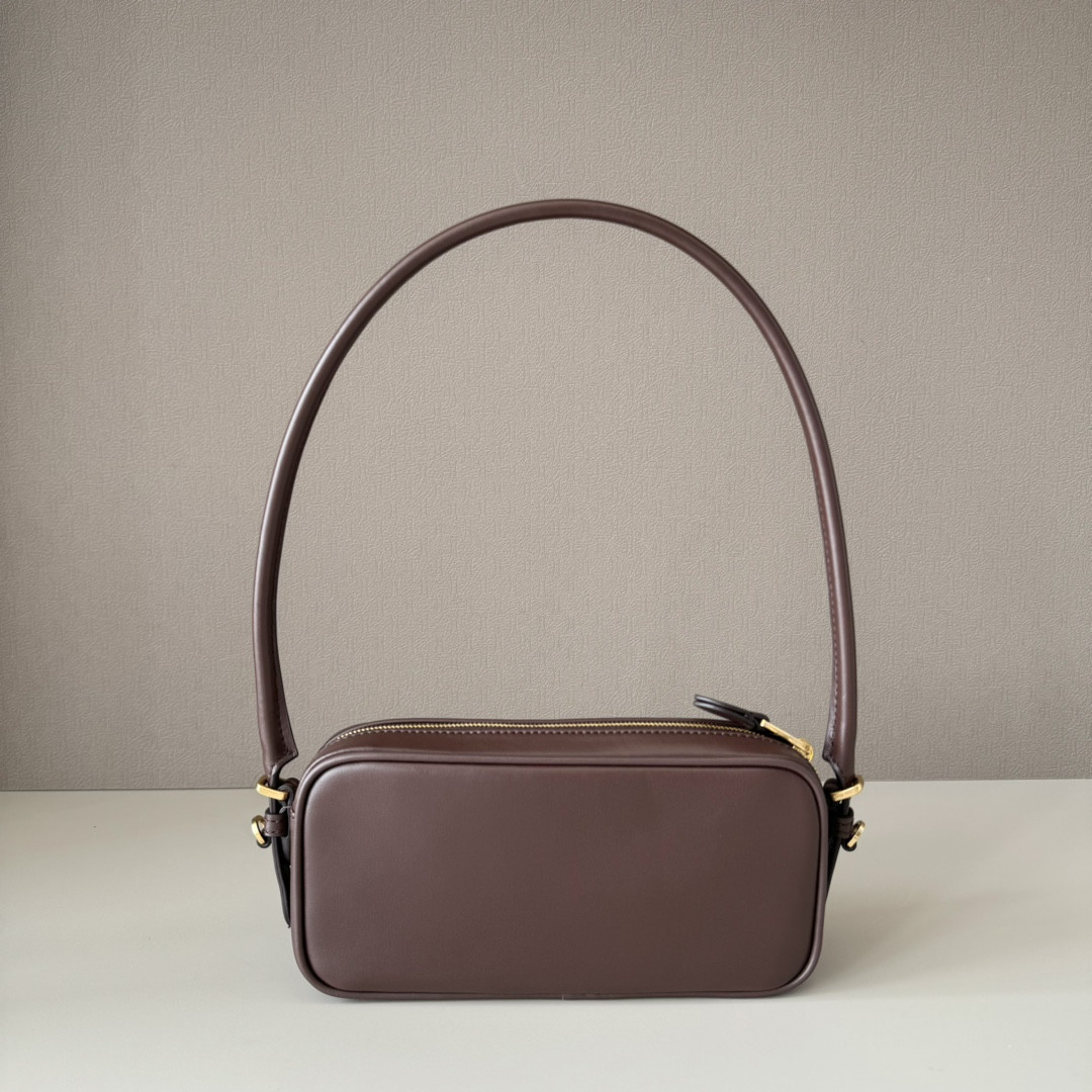 Miu Miu Leather Pouch 10x20x4.5cm