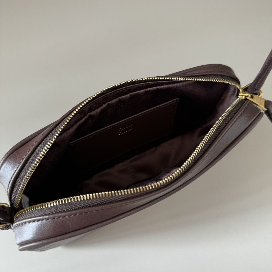 Miu Miu Leather Pouch 10x20x4.5cm