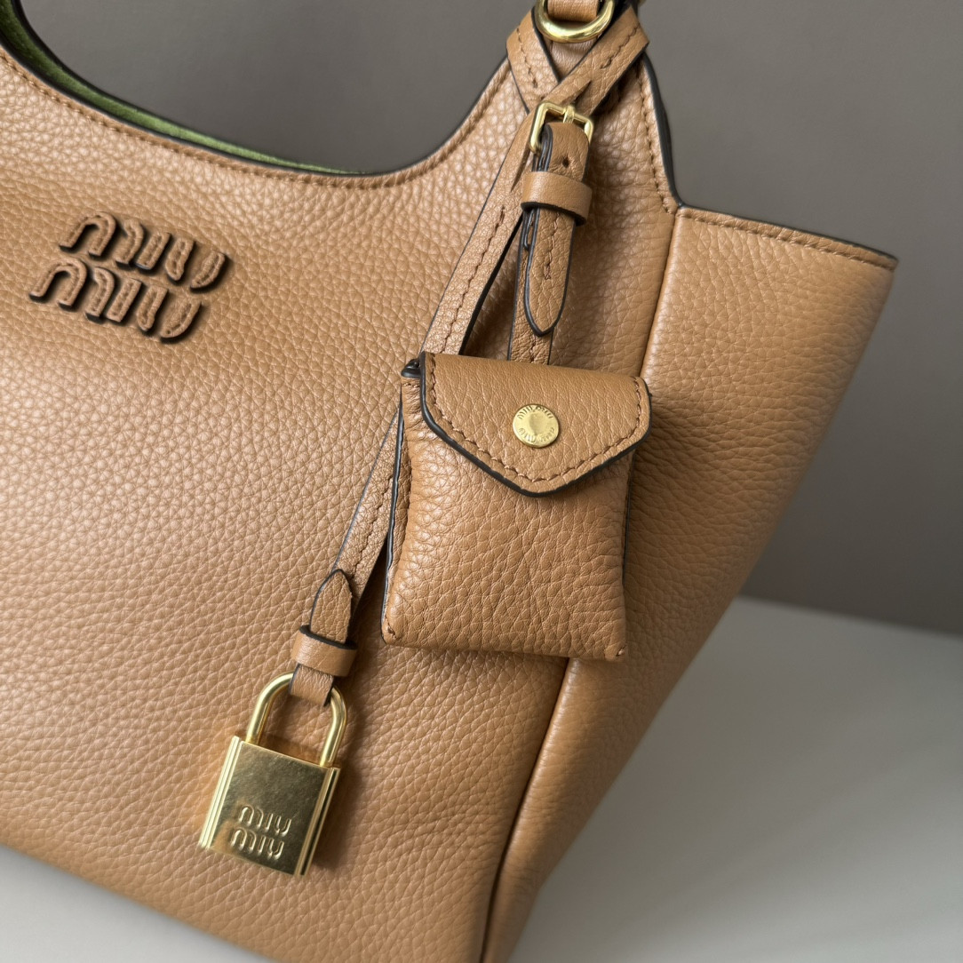 Miu Miu Leather Handbag 20x25.5x13cm